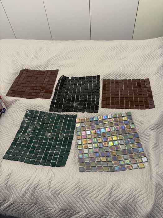 плитка мозаика залишки чорна зелена сіра коричнева