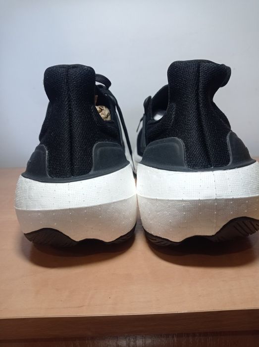 Кросівки Adidas Ultraboost Light 48 р.