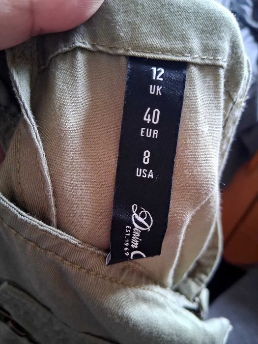 Macacão Denim Co.,com blusa Usa Pro e camisola Lefties.