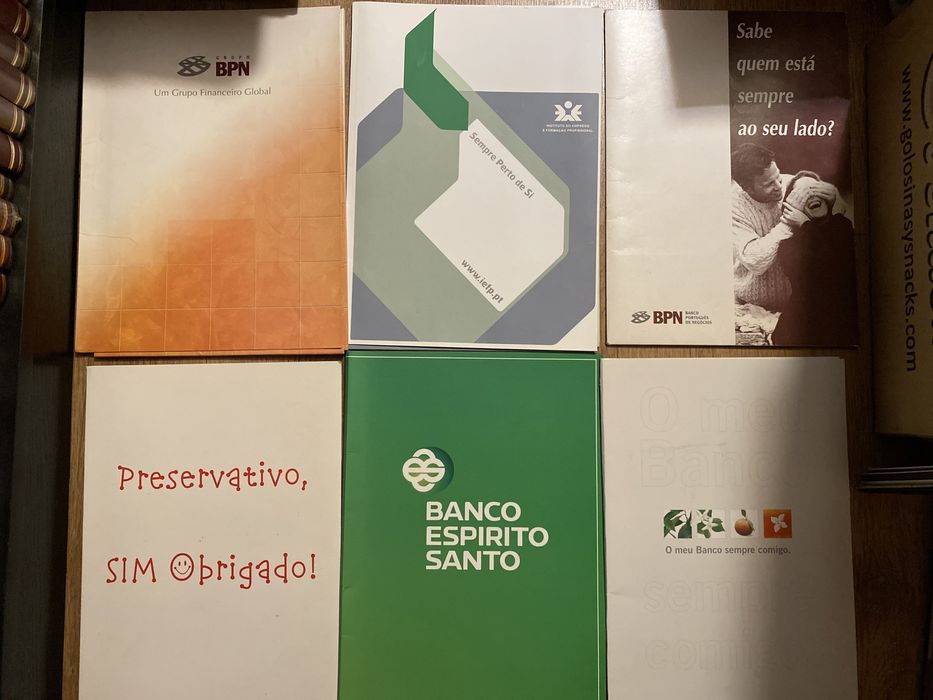 12 pastas de papel com publicidade