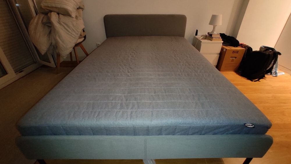 Estrutura cama de casal SLATTUM (IKEA) + colchão