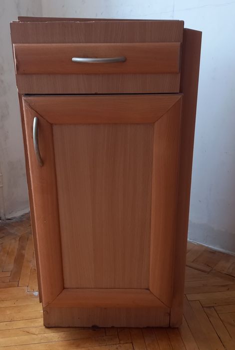 Шкафчики кухонные 4 штуки