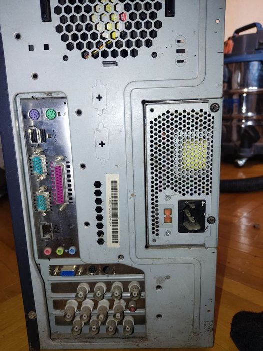 Комп'ютер IBM вінтажний