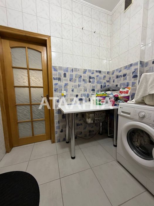 доглянутий будинок у центрі міста Сторожинець