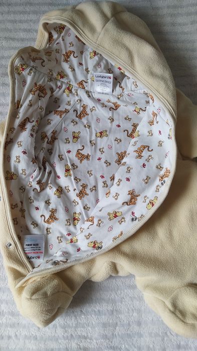 Продам флісовий комбінезончик.В ідеальному стані.Ціна 100грн.