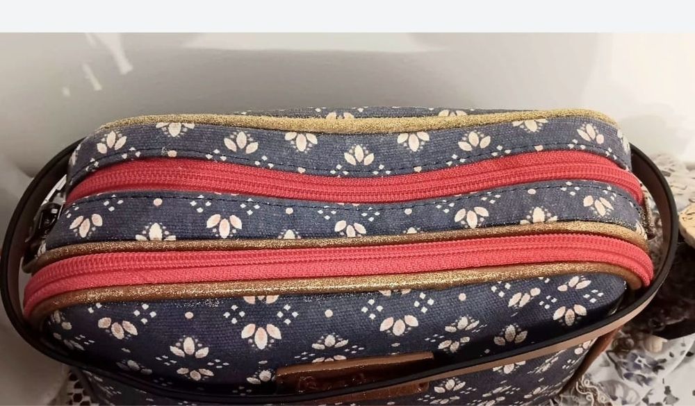 Mala tira colo marca pepe jeans