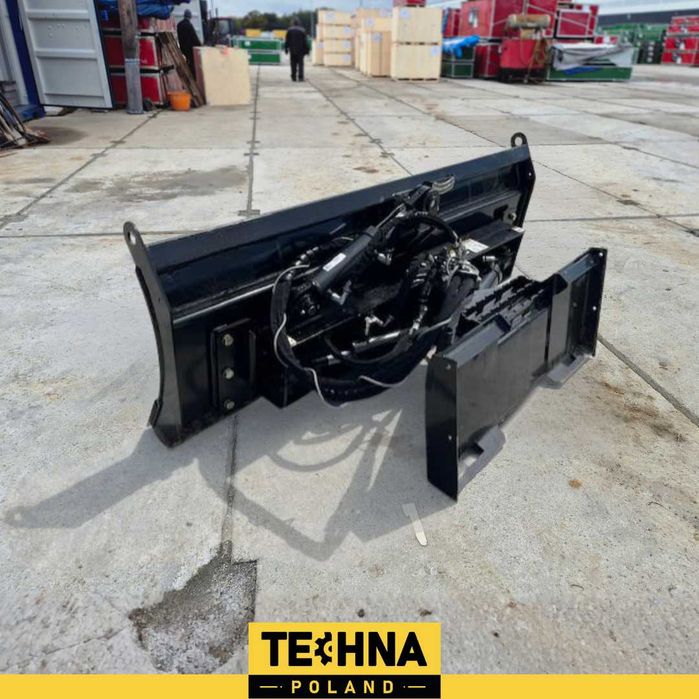 Pług śnieżny z hydraulicznym wychyłem mocowanie Bobcat gehl  Wacker
