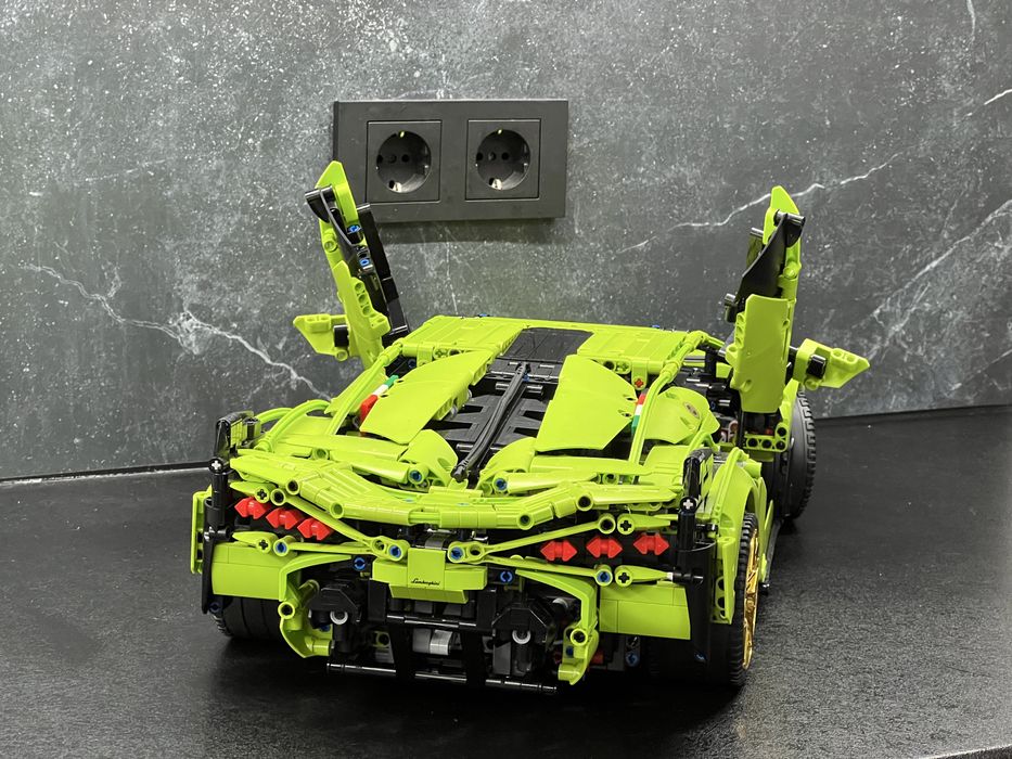Конструктор Technic Lamborghini Sián FKP 37 — преміальна модель LEGO