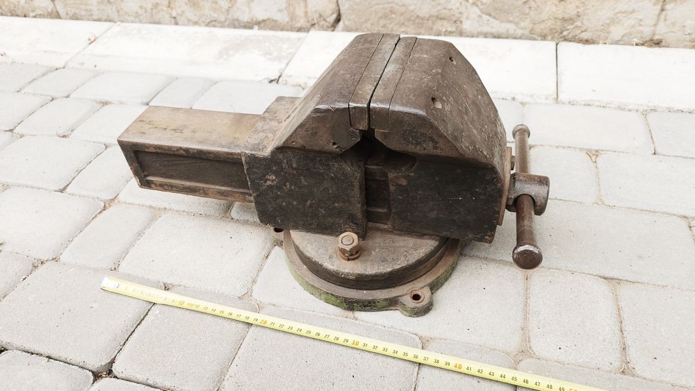 Тиски поворотные тиски