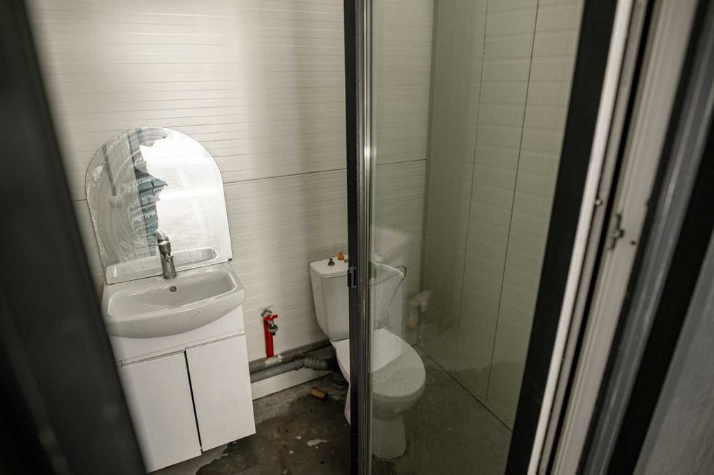 Продаж офісно-складського приміщення з земельною ділянкою у Львові