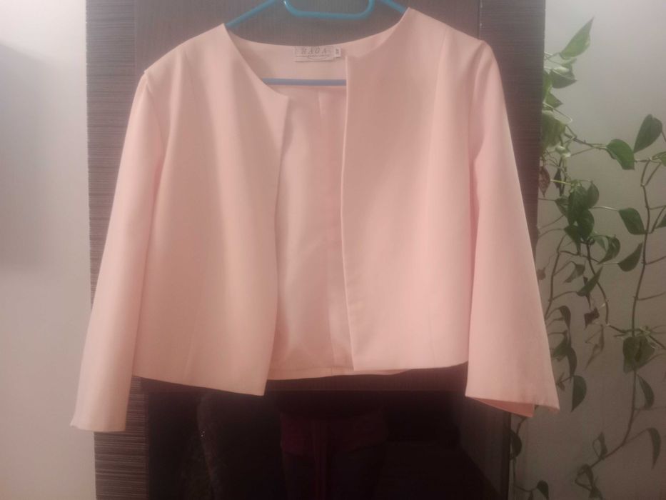 Bolerko/krótki żakiet pudrowy róż HAGA Exclusive Collection