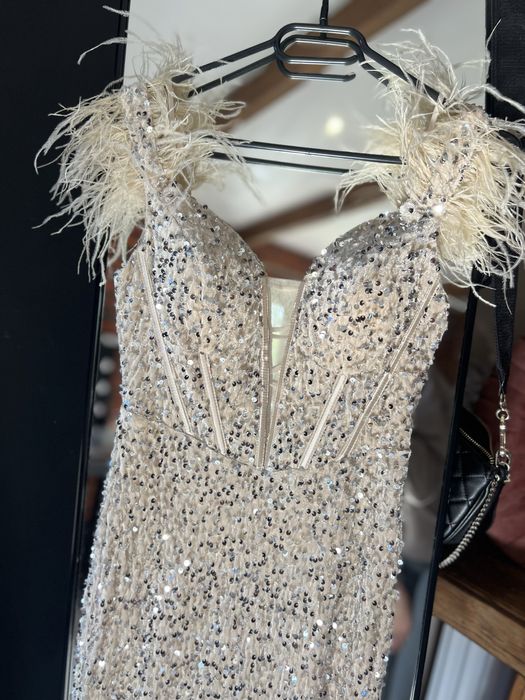 Sukienka rybka cekiny pióra/ sylwester studniowka