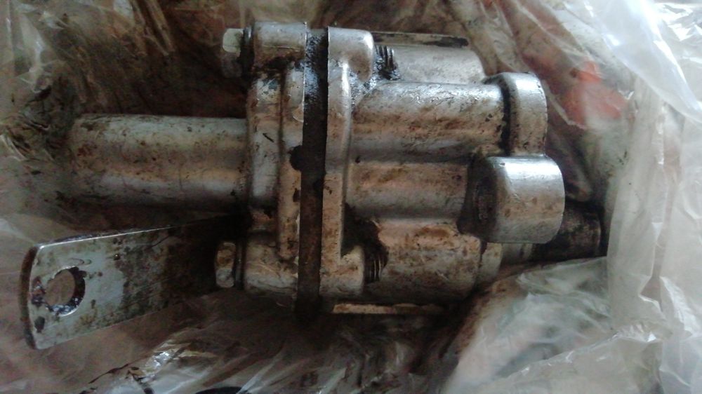 Масляний насос газ 53