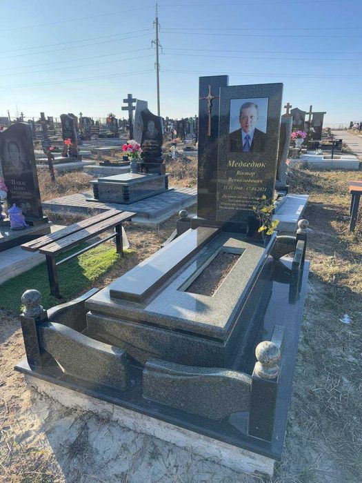 Європейські памʼятники з НАТУРАЛЬНОГО ГРАНІТУ | Елітні | Комбіновані