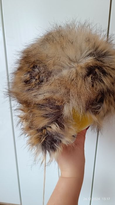 Futrzana czapka damska Avanti z pomponami