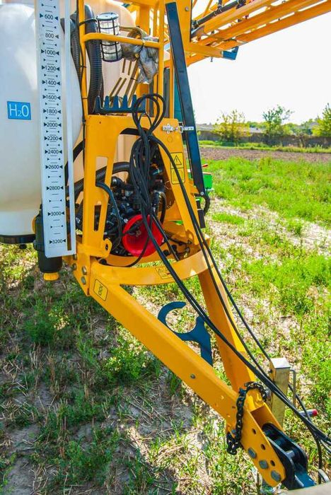 Опрыскиватель прицепной Богуслав ОПК 3200 24 Титан New ARAG Bravo 400