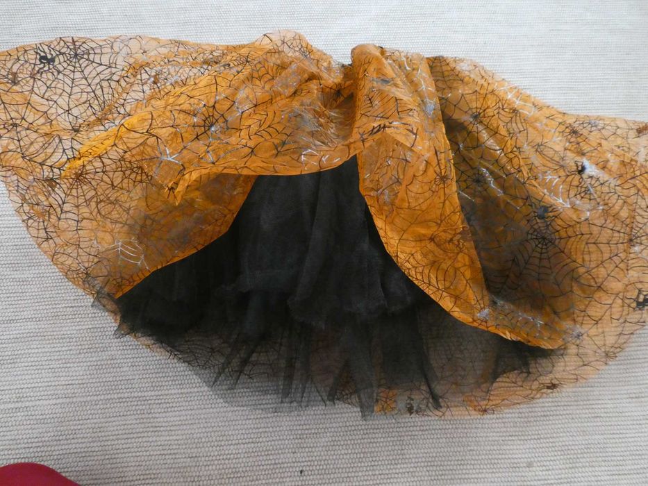 Saia Halloween - Tule Laranja c/ Aranhas | Cetim Preto | T. Único