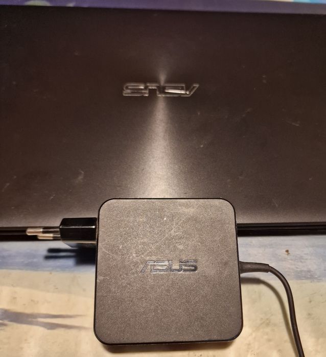 ASUS i3 - Ssd 240 Gb. 8 Gb. Ram. Nvidia Windows 11 e office