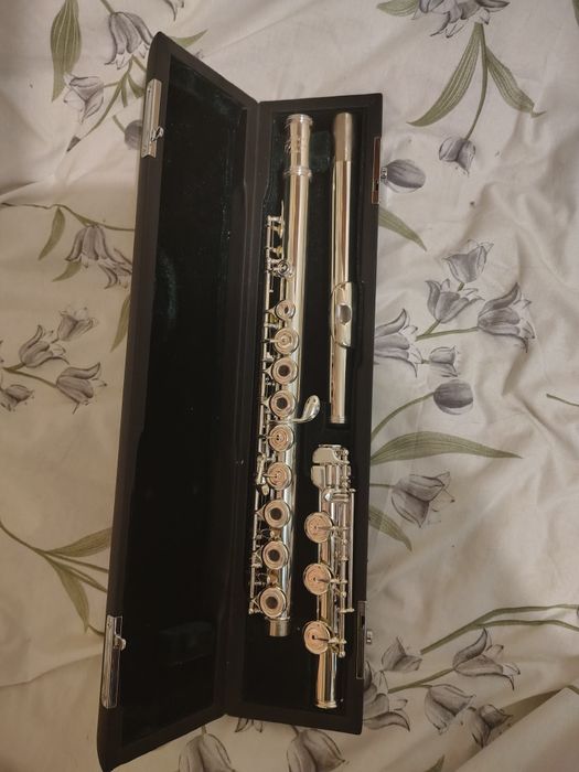 Продам флейту Michael