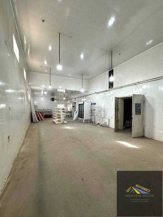 Комерційна будівля Кельмінці