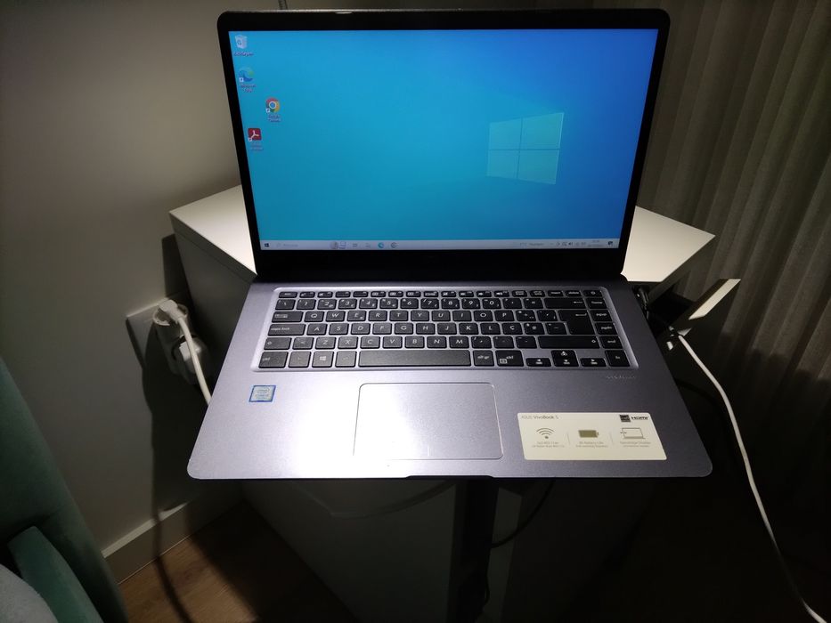 Troco computador ASUS como novo muito pouco usado e já vai formatado