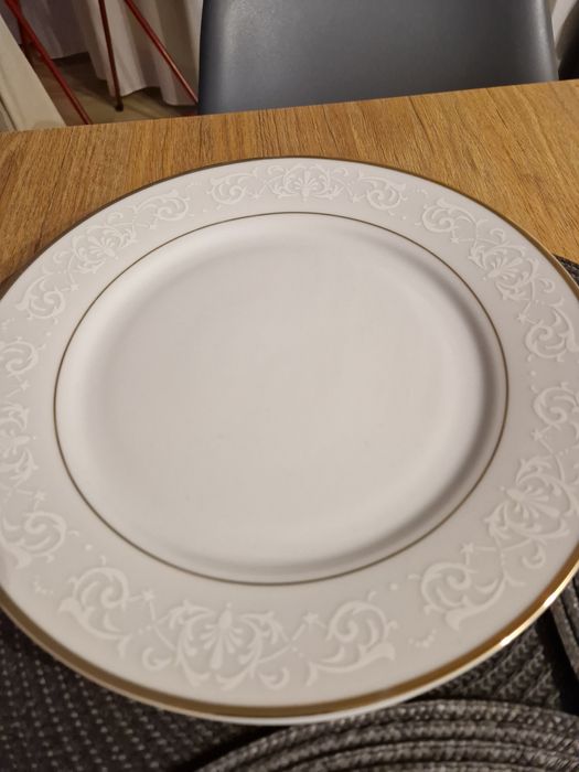 Przepiękne duze 3 talerze ze złotymi brzegiem