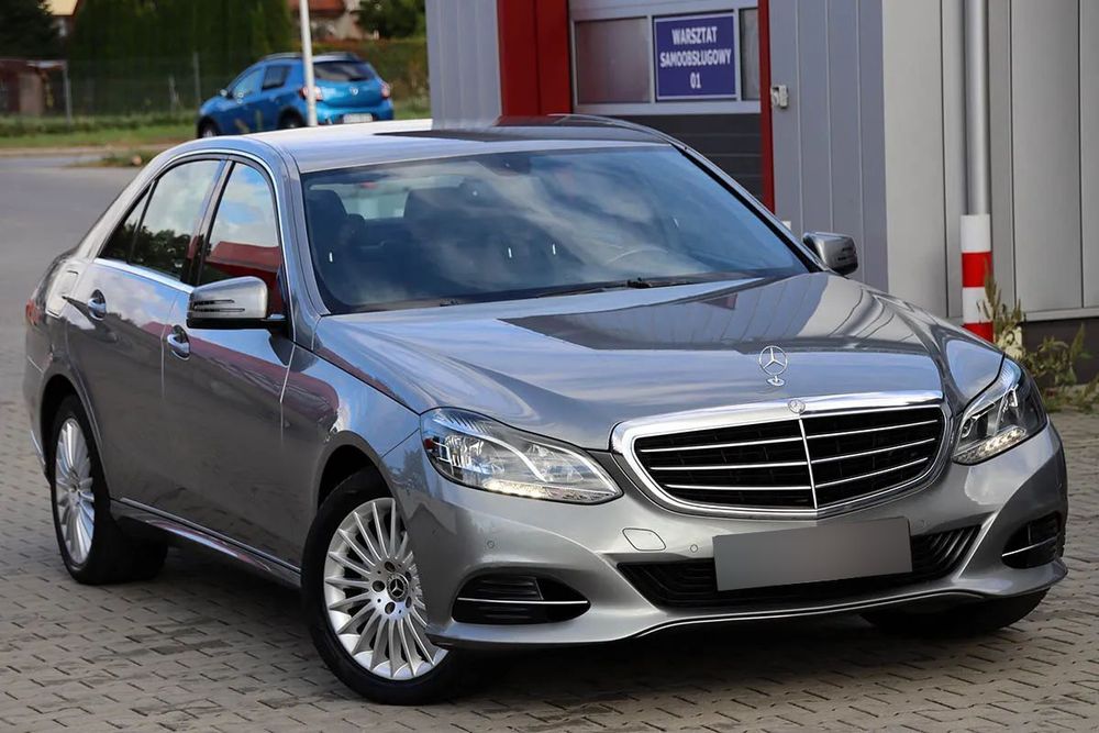 Mercedes-Benz Klasa E ELEGANCE*SEDAN*Manual*Full Ledy*Skóry*HarmanCardon*