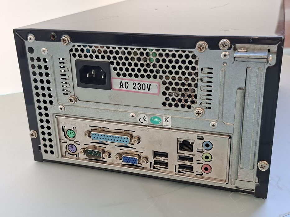 Computador Mini Torre, com Windows 10 Pro, Office 2016, impecável