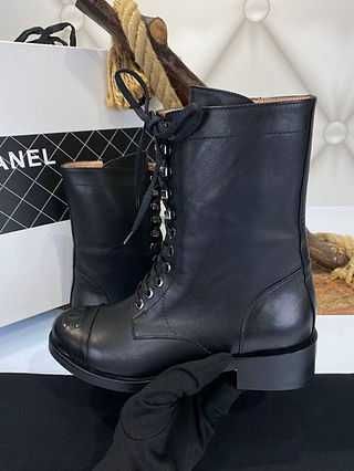 Chane.l buty sznurowane