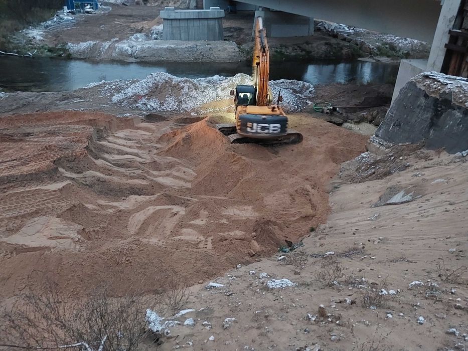 Rozbiórki, kruszenie gruzu, wynajem kruszarki, przesiewacza