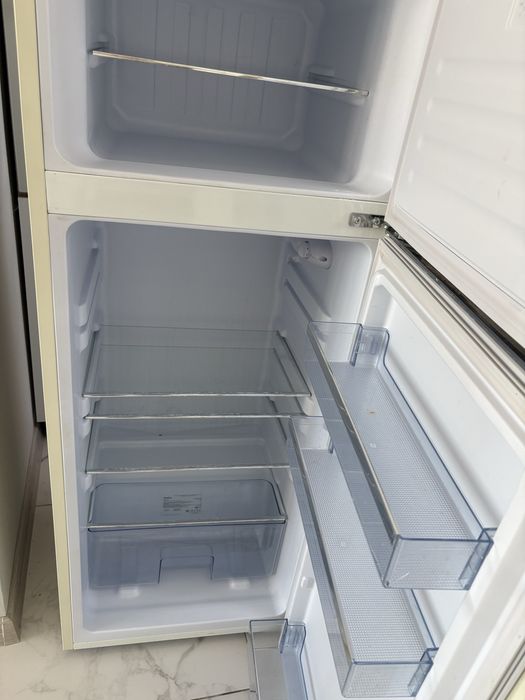 Lodówka Amica a+* retro bezowa m54