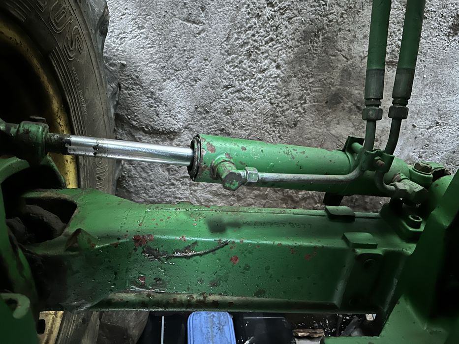 Трактор John Deere 3140