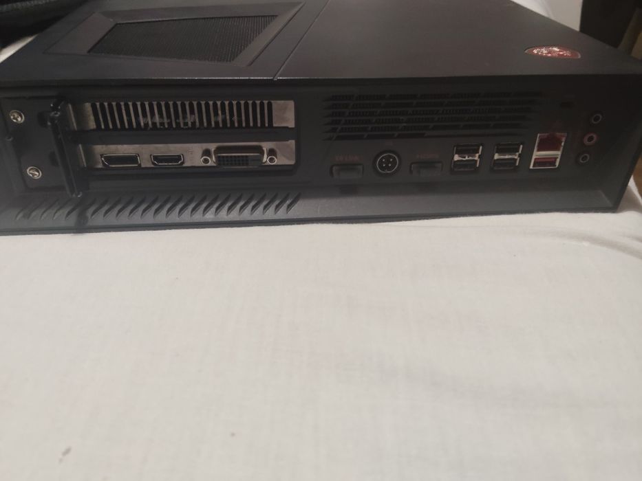 PC MSI Trident 3 8RB-292ES
Processador: Intel Core i5-8400,