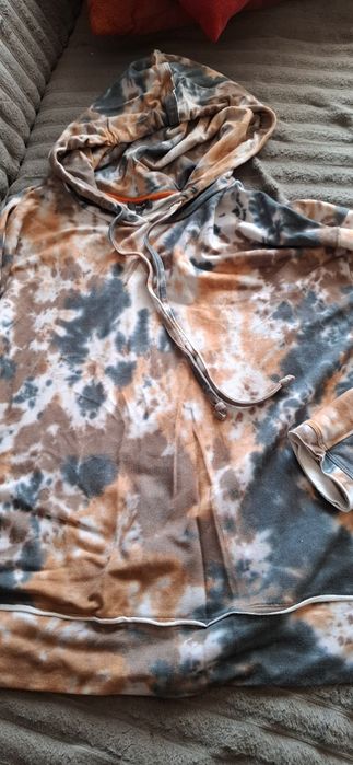 Bluza z kapturem 44