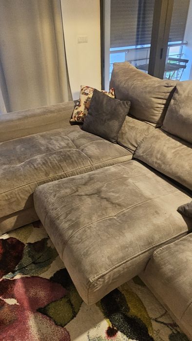 Sofá Chaise Longue – 350 €
