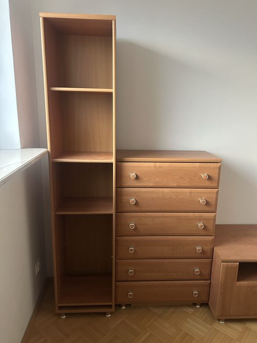 Komplet mebli drewnianych