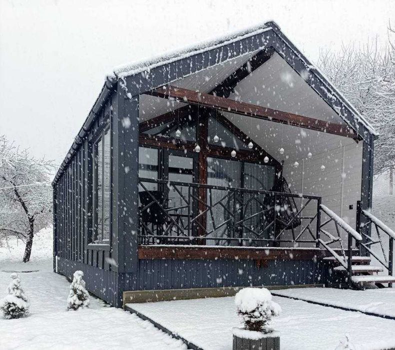 Котедж на 3-х осіб. Вид на гори