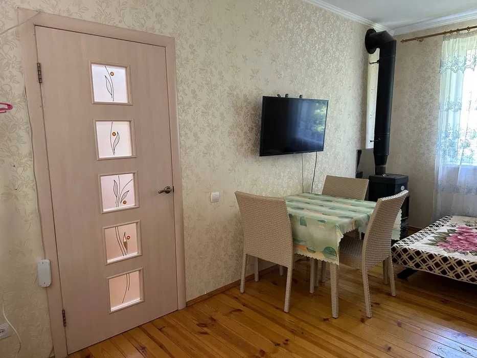 Продам дачу с.Новосілки.Підсобні приміщення,криниця,камін