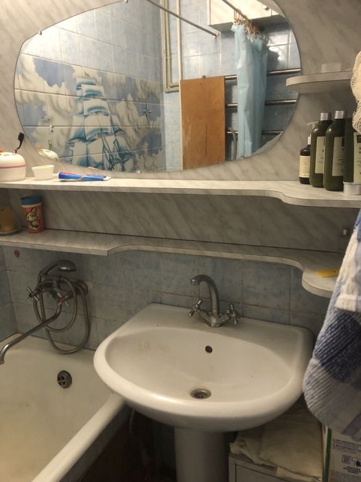 Віддам всі меблі безкоштовно