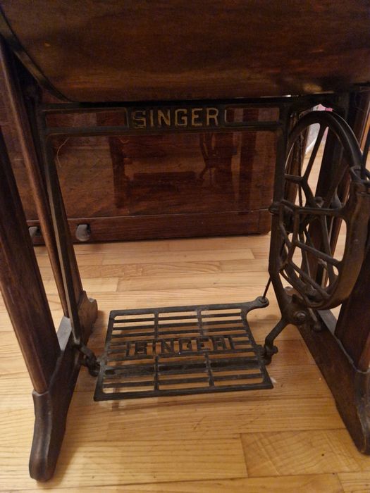 Singer швейна робоча антикварна машинка
