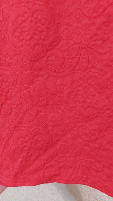 Красивое платье в принт  размер S