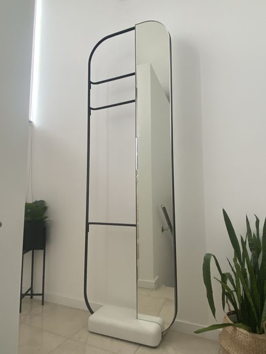 Peca decorativa com Espelho e charriot