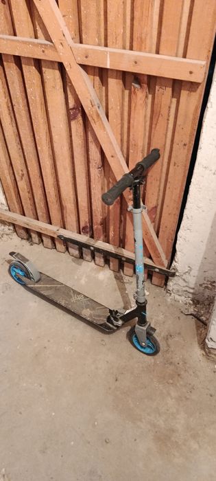 dwie chulajnogi dla dzieci