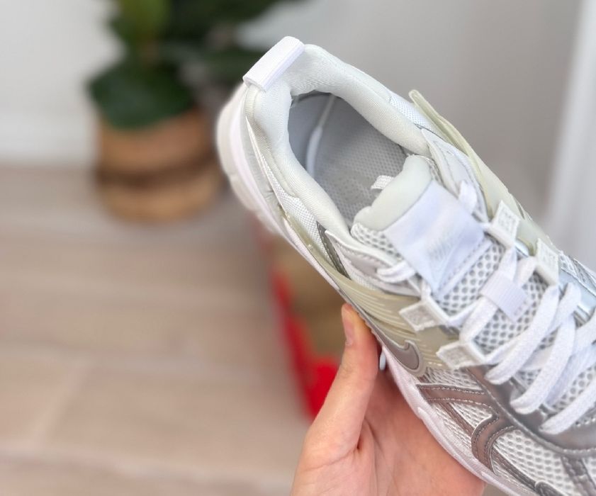 Топові кросівки Nike V2K run Оригінал ( 36.5, 37.5, 38, 39, 40 рр. )