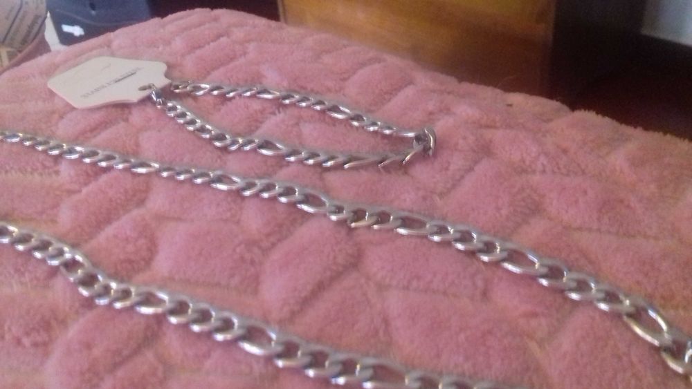 Vendo um conjunto de fio e pulseira de aço