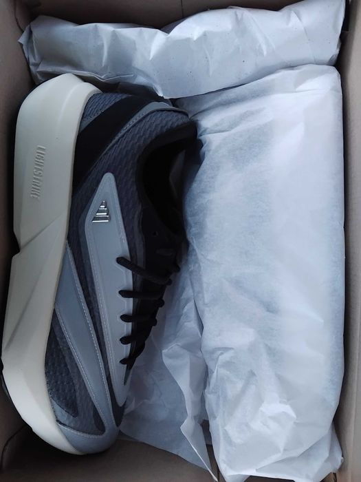 Buty  adidas Lightblaze