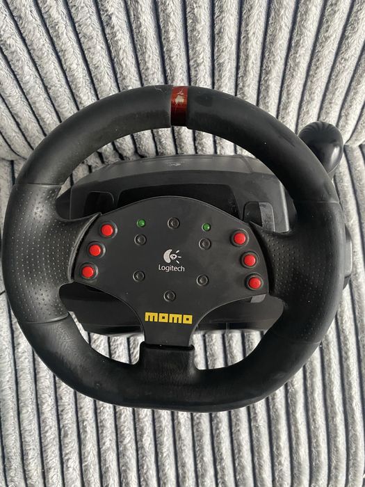 Logitech momo rasing