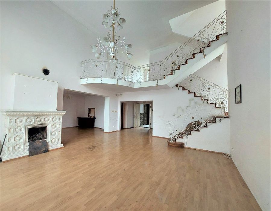 Продаж будинок 3 поверхи, 435 м², вул. Польова, м. Пустомити