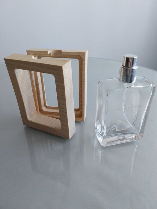Moldura de madeira para fotografia e frasco de perfume, Oriflame