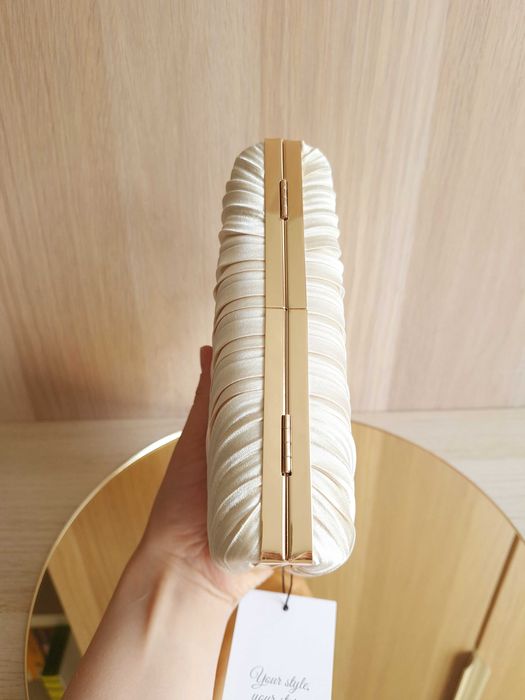 Kremowa Szampańska Plisowana Torebka Na Ramię Do Ręki Kopertówka